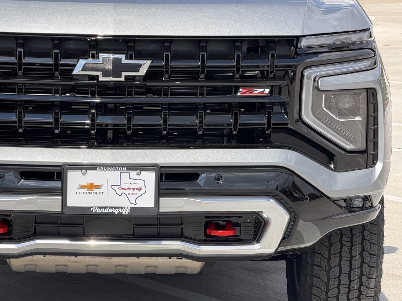 2026 Chevrolet Suburban Z71 - Photo 8