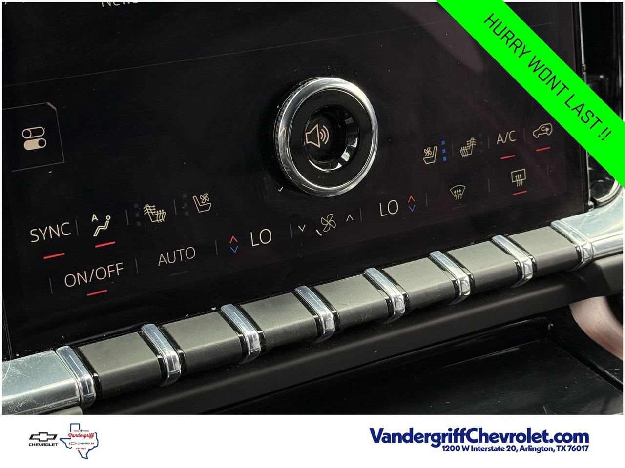 2025 GMC Yukon XL Denali - Photo 17