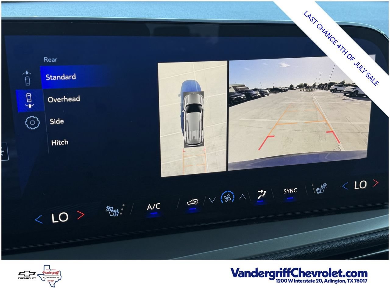2025 Chevrolet Traverse LT - Photo 17