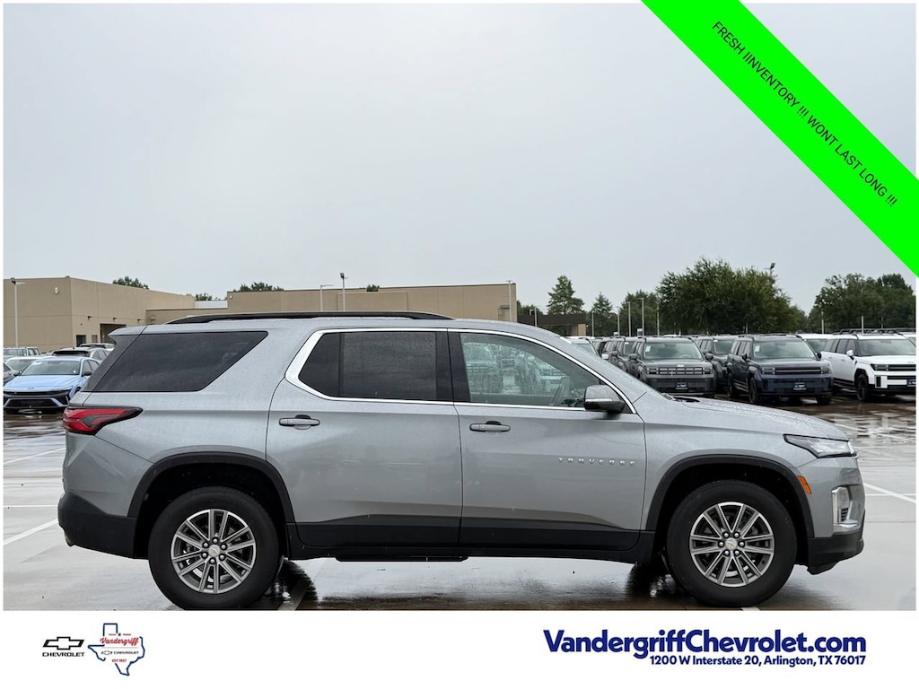 Used 2023 Chevrolet Traverse LT Cloth SUV