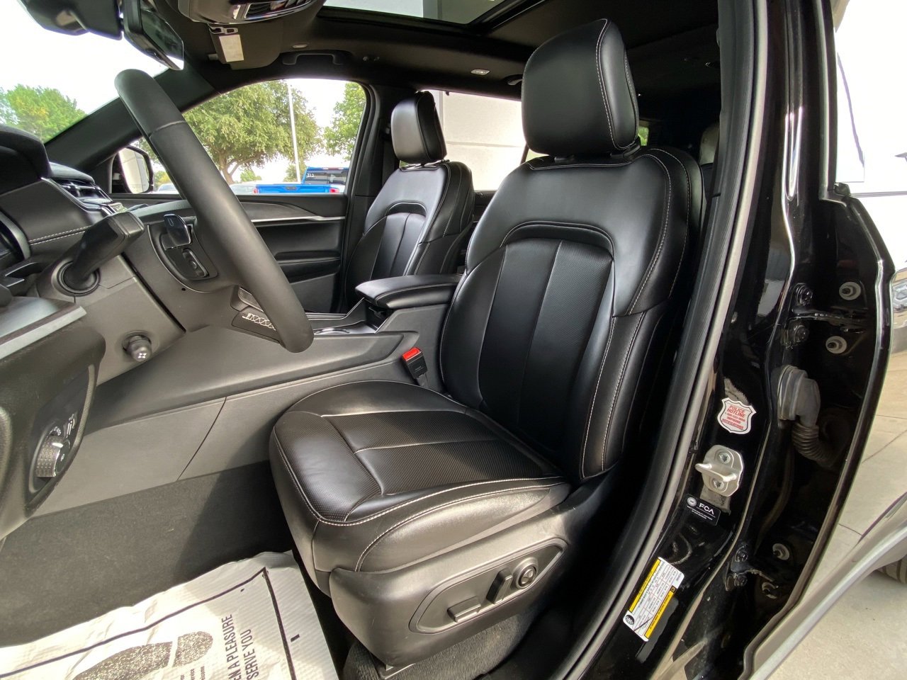 2024 Jeep Grand Cherokee Limited photo 2