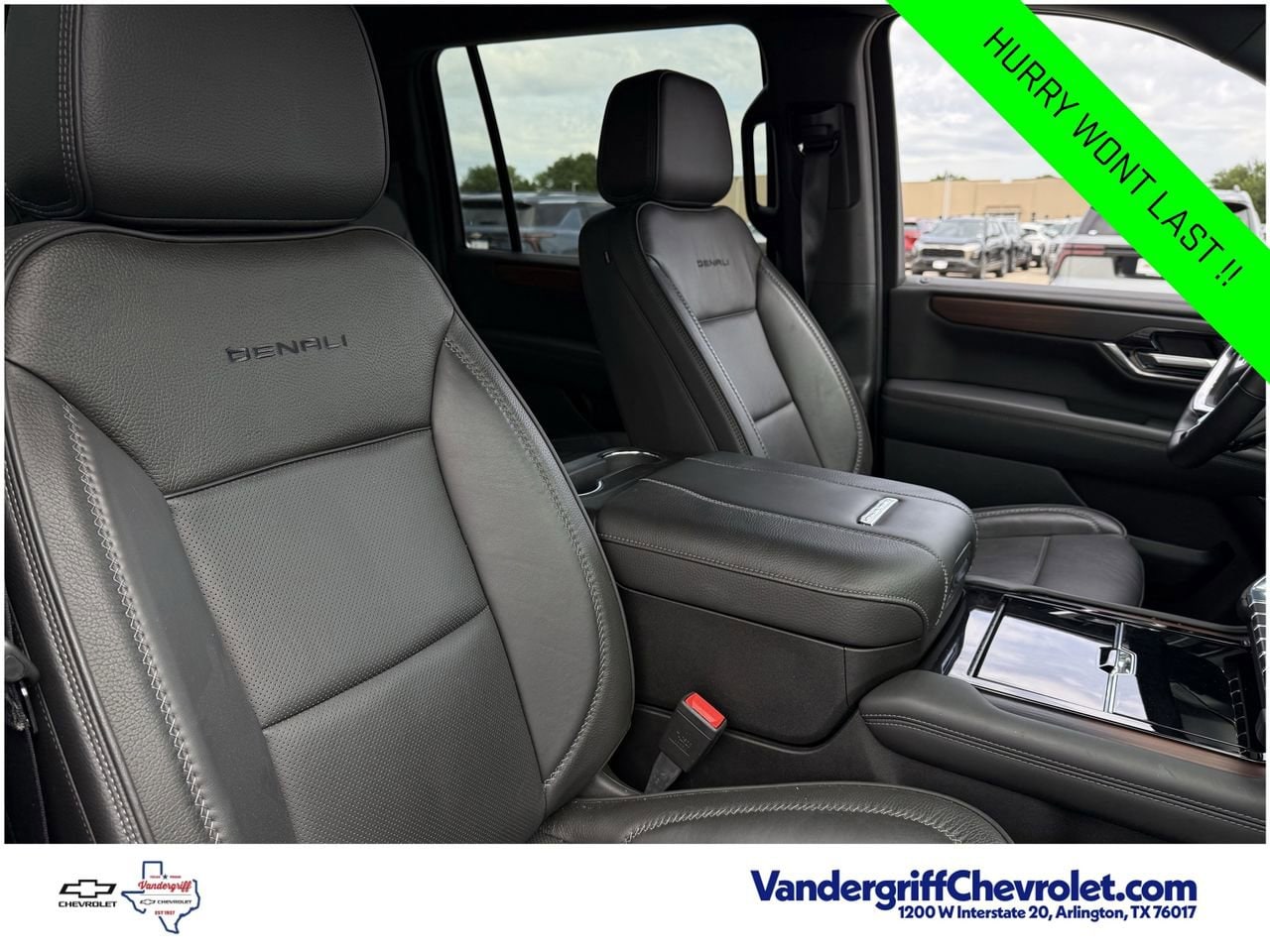 2025 GMC Yukon XL Denali - Photo 24