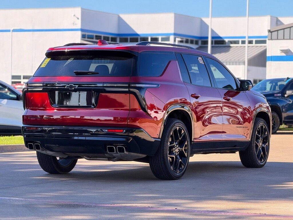 Used 2025 Chevrolet Traverse RS SUV