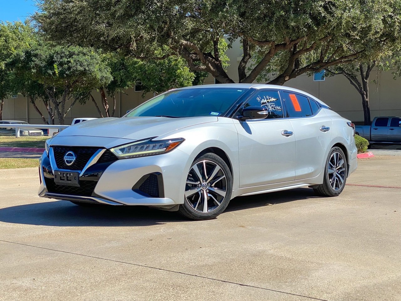 2021 Nissan Maxima SV photo 2