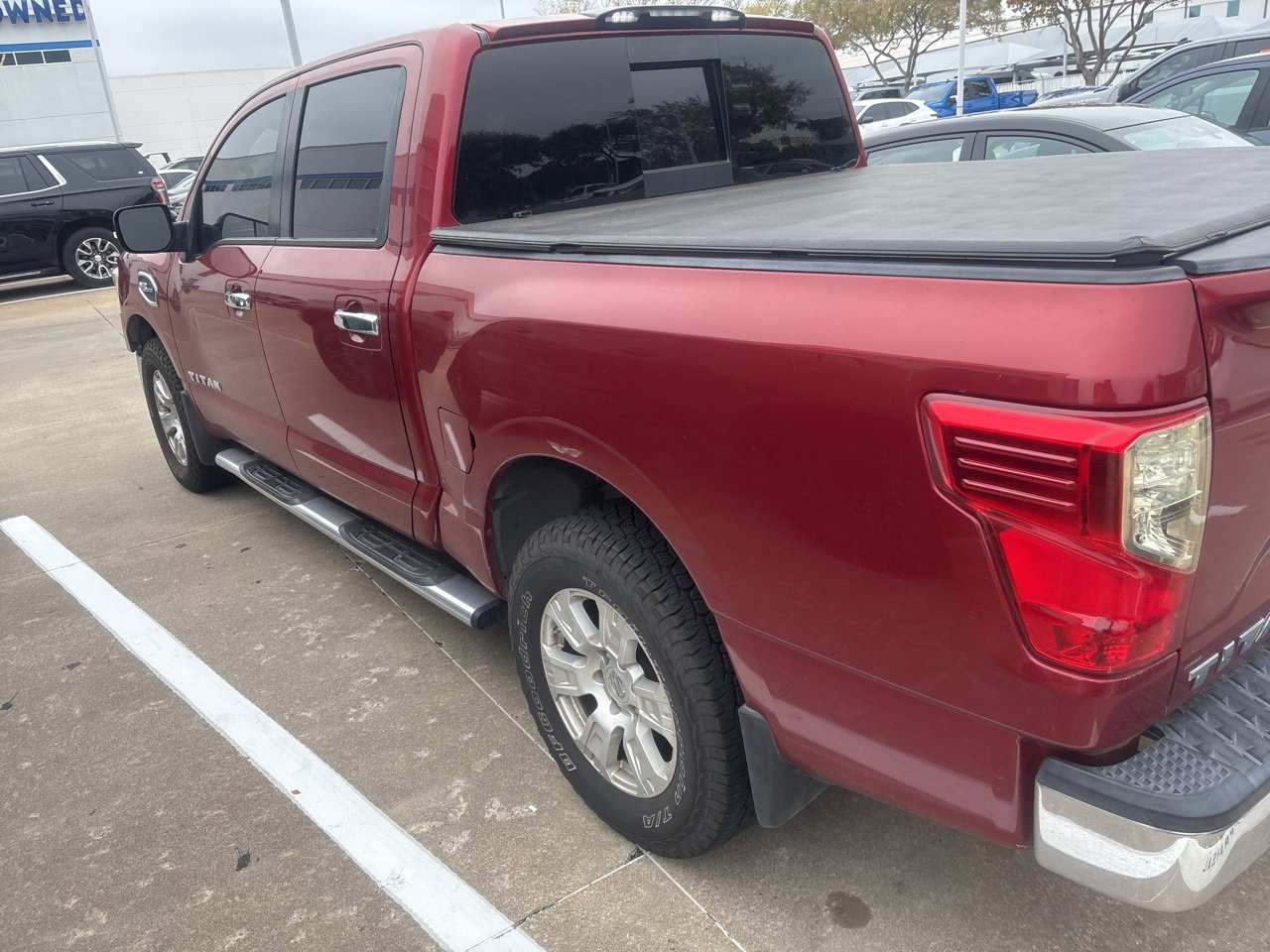 2017 Nissan Titan SV photo 3