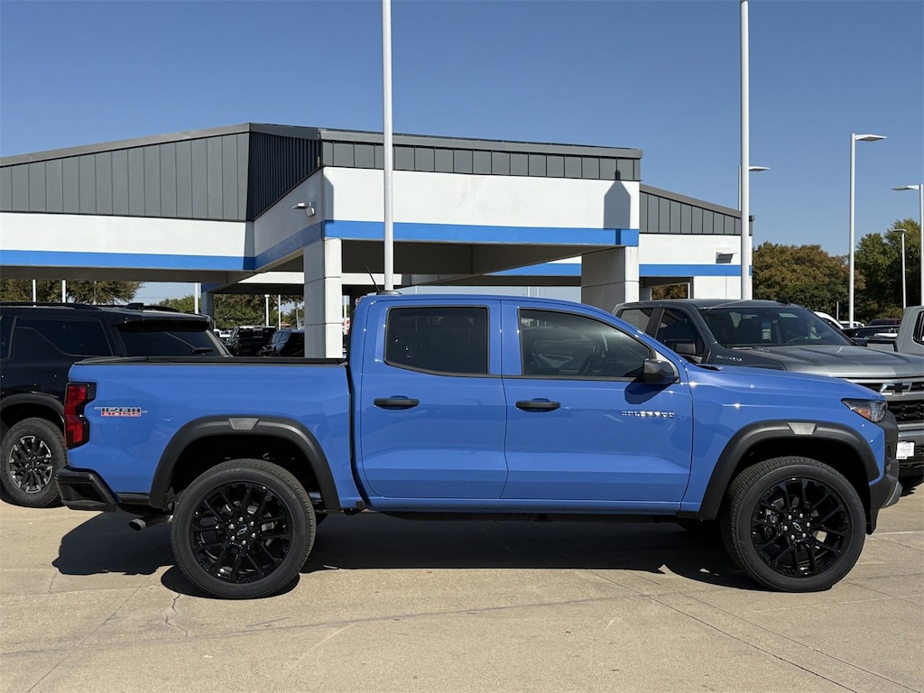 New 2025 Chevrolet Colorado Trail Boss Truck Crew Cab