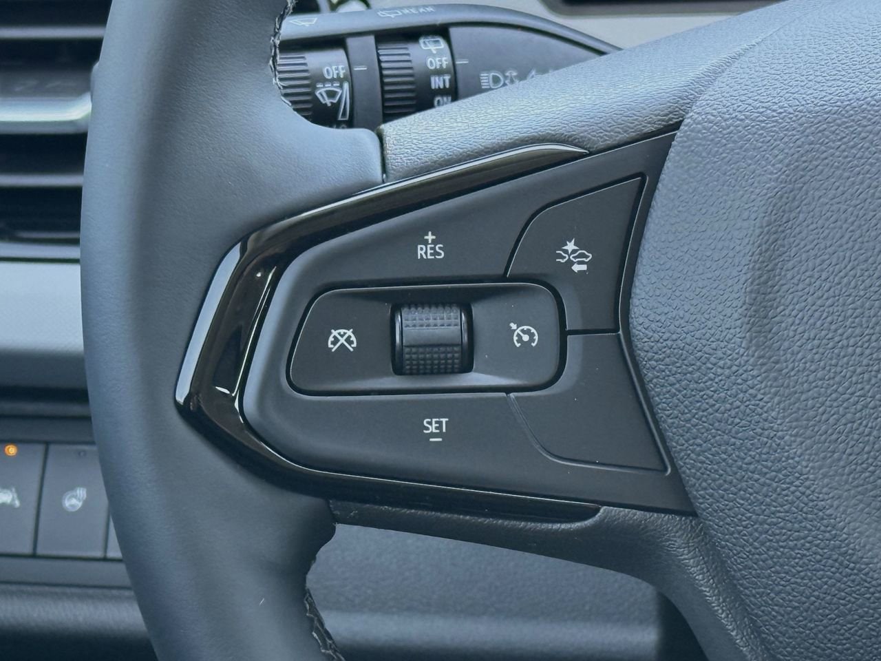 2027 Chevrolet Bolt RS - Photo 13