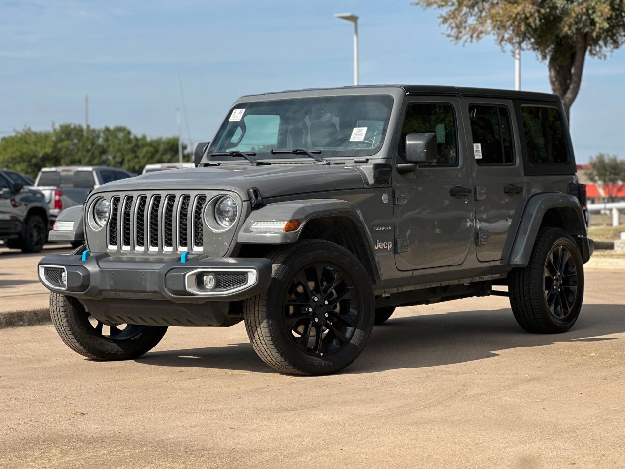 2023 Jeep Wrangler 4xe Sahara photo 2