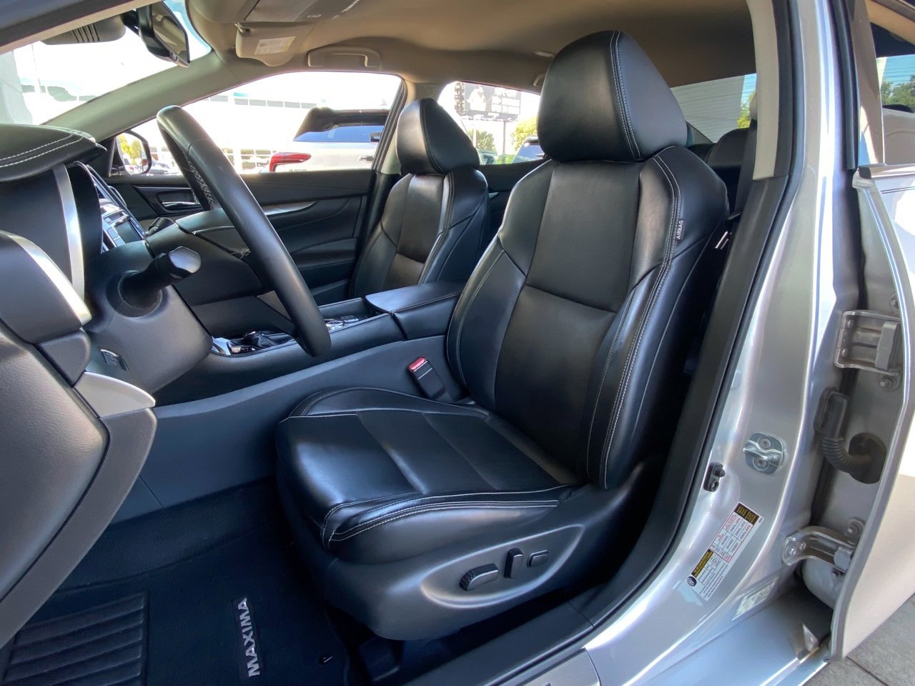 2021 Nissan Maxima SV photo 3