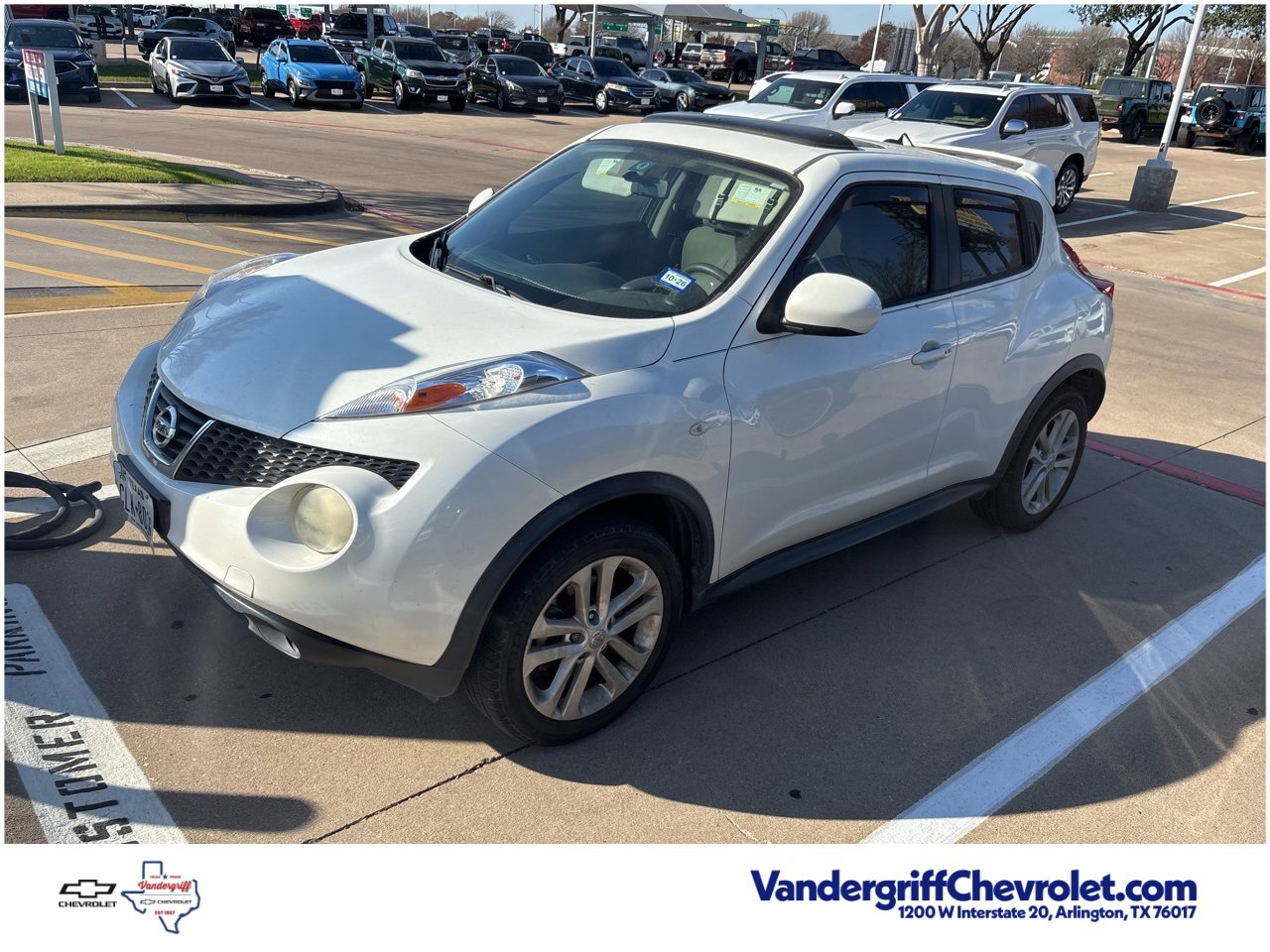 2013 Nissan JUKE SV's photo