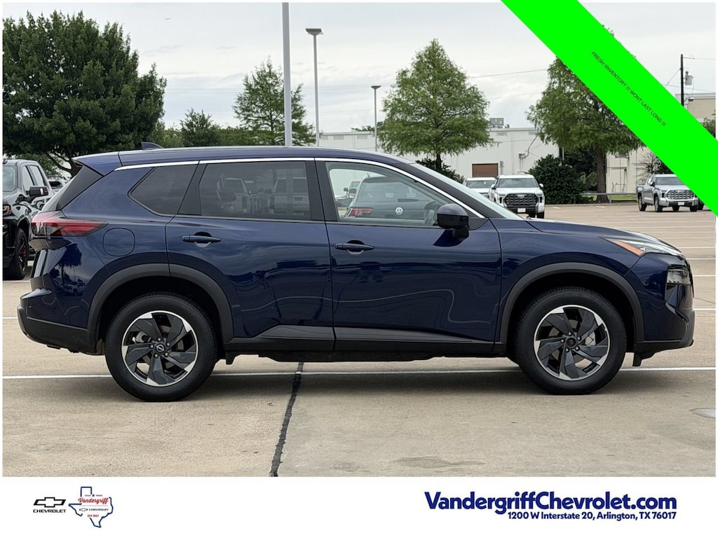 Used 2025 Nissan Rogue SV FWD SUV