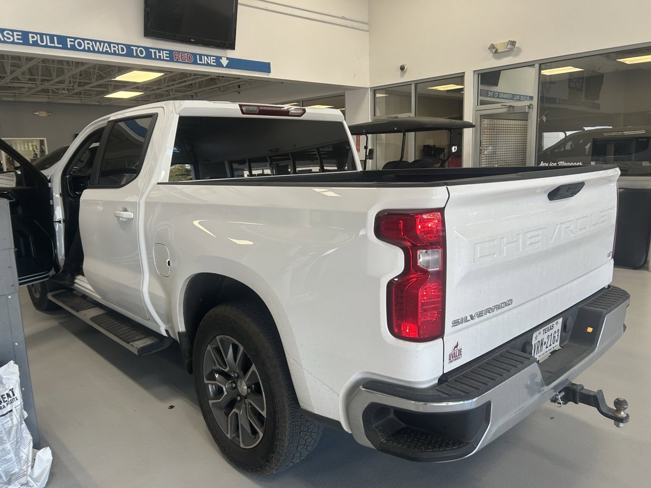 2024 Chevrolet Silverado 1500 LT photo 2