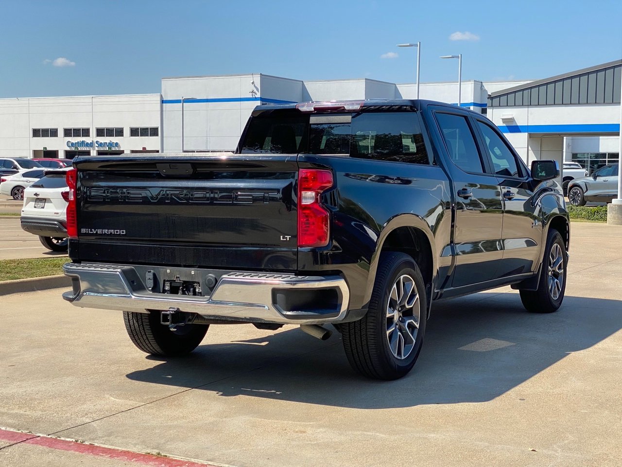 2020 Chevrolet Silverado 1500 LT photo 2