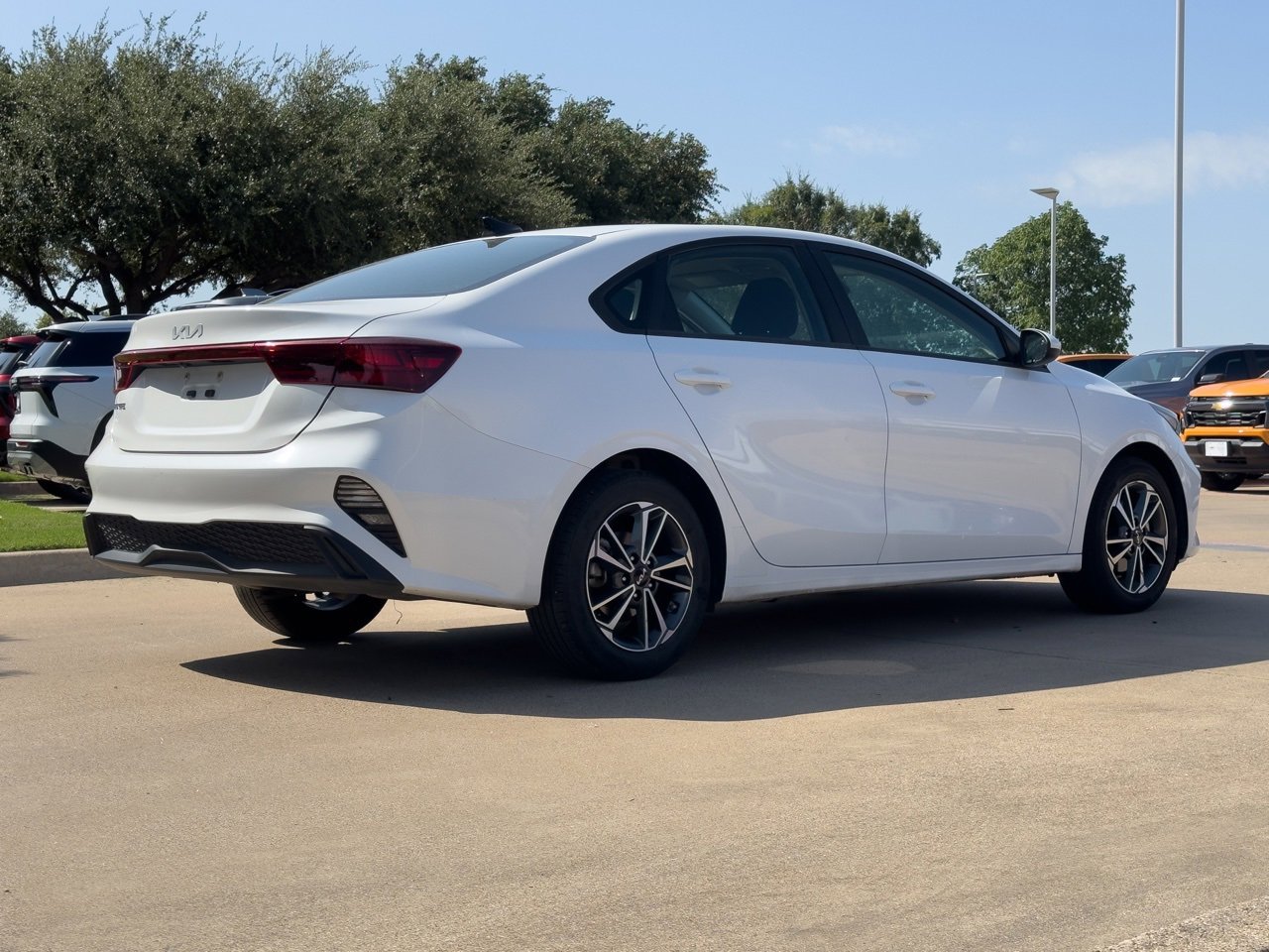 2023 Kia Forte LXS photo 2