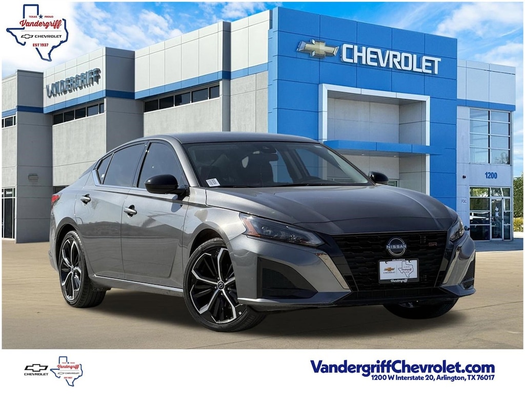 Used 2025 Nissan Altima SR Sedan