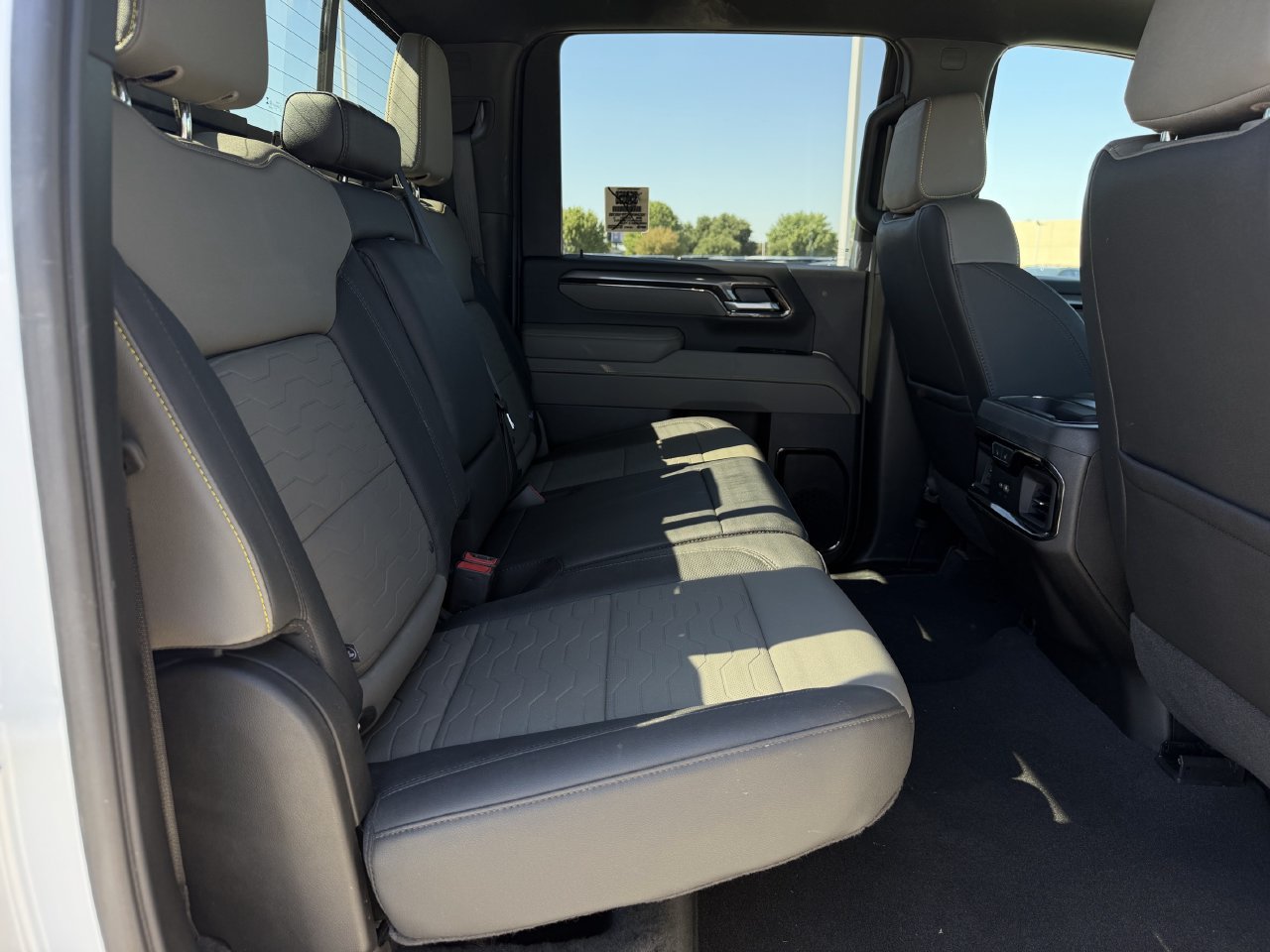 2026 Chevrolet Silverado 2500HD ZR2 - Photo 27