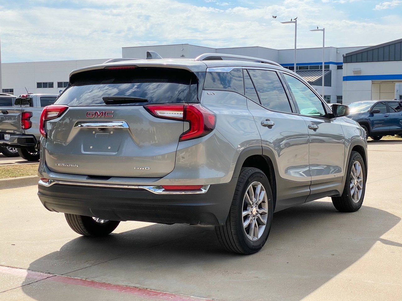 2024 Gmc Terrain SLT photo 2