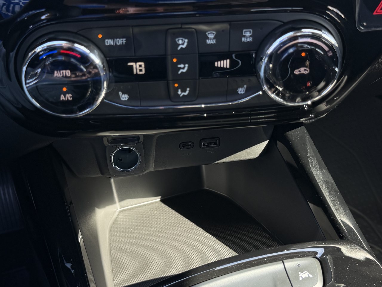 2026 Chevrolet Trax RS - Photo 14