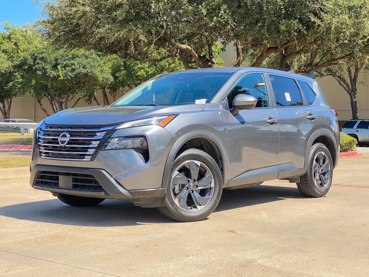 2023 Nissan Rogue SV photo 2