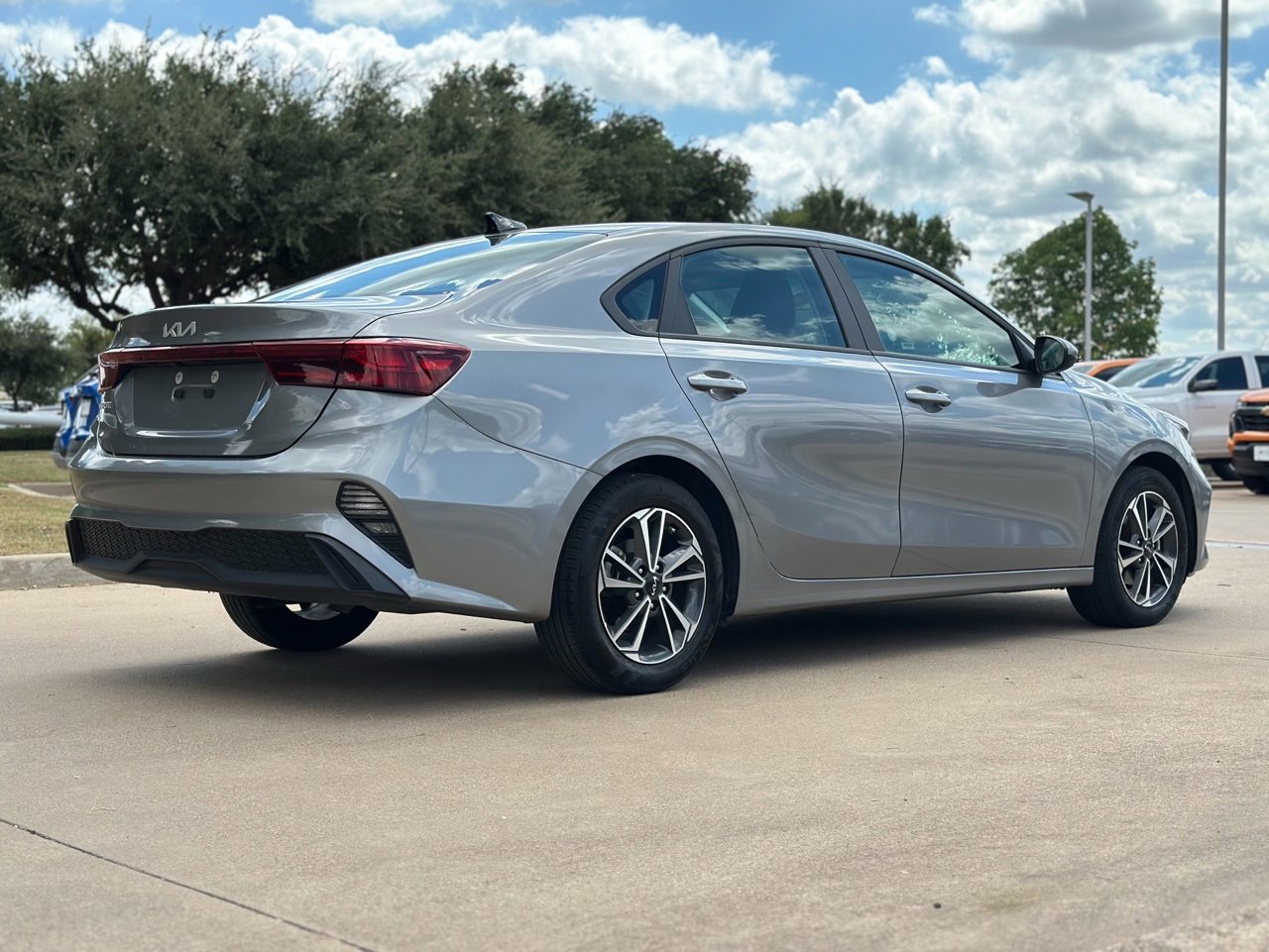 2024 Kia Forte LXS photo 2