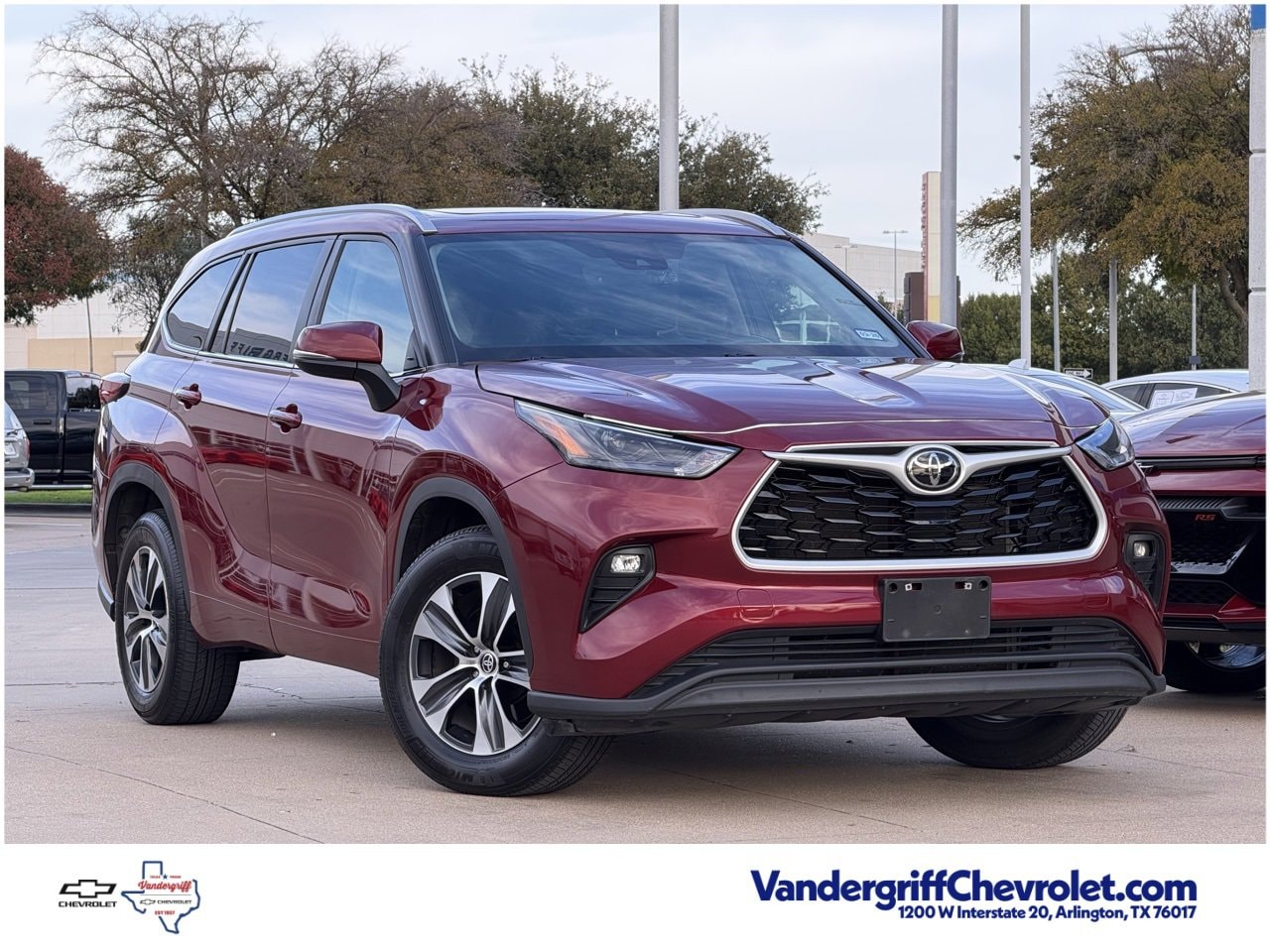 2023 Toyota Highlander XLE's photo