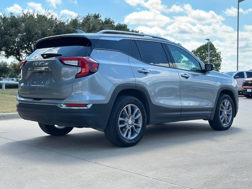 Used 2024 GMC Terrain SLT SUV