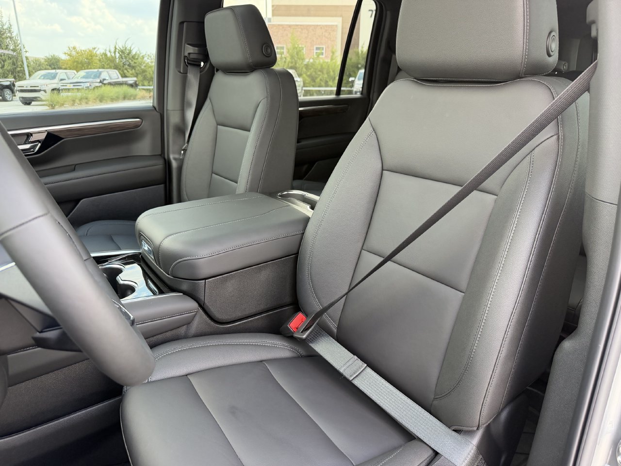 2026 Chevrolet Suburban Z71 - Photo 24