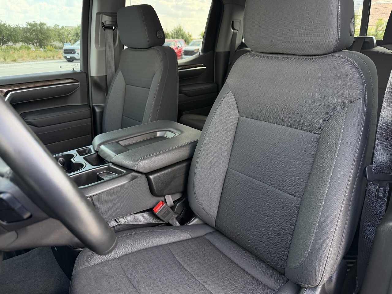 2024 Chevrolet Silverado 1500 LT - Photo 22