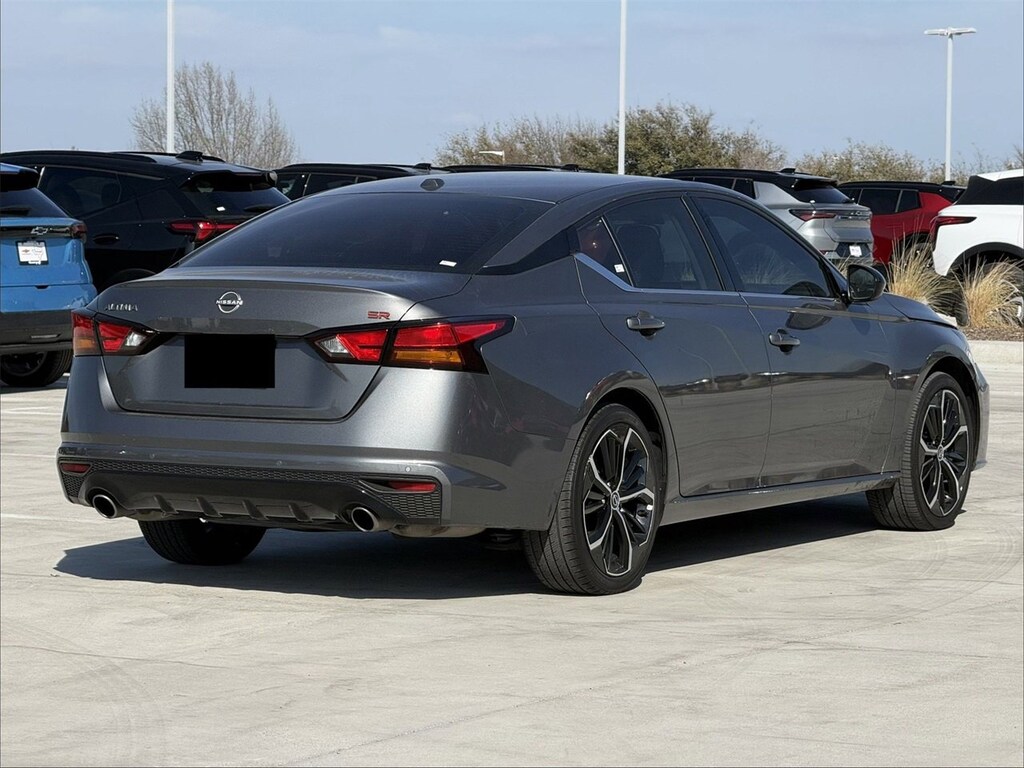 Used 2025 Nissan Altima SR Sedan