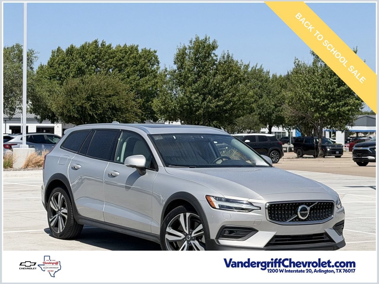  2025 Volvo V60 Cross Country B5 Plus AWD   