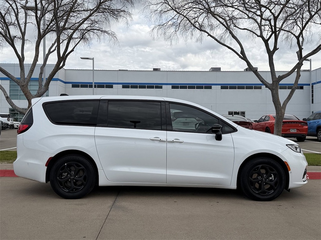 Used 2024 Chrysler Pacifica Hybrid S Appearance Pkg Van Passenger Van