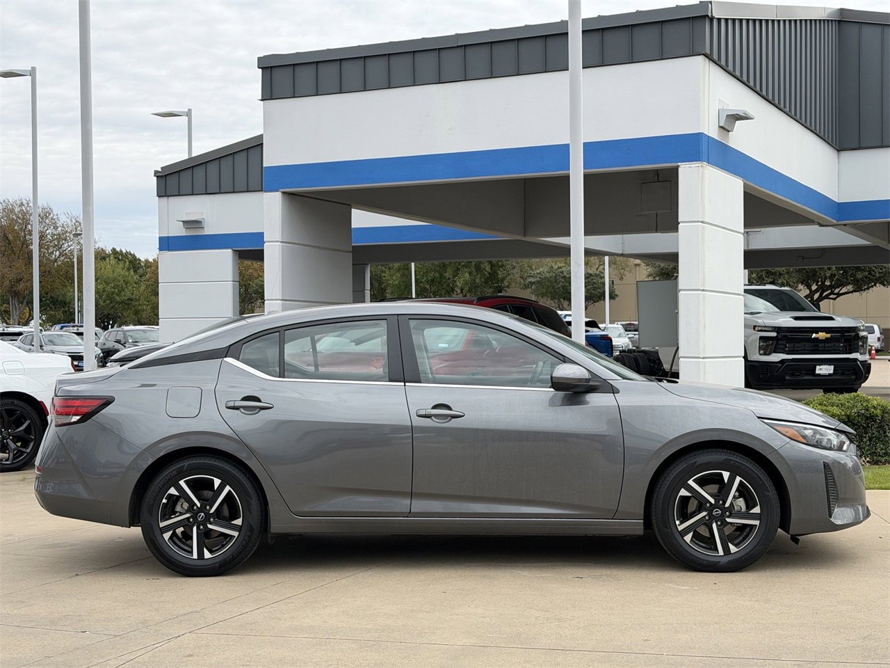 2025 Nissan Sentra SV photo 2