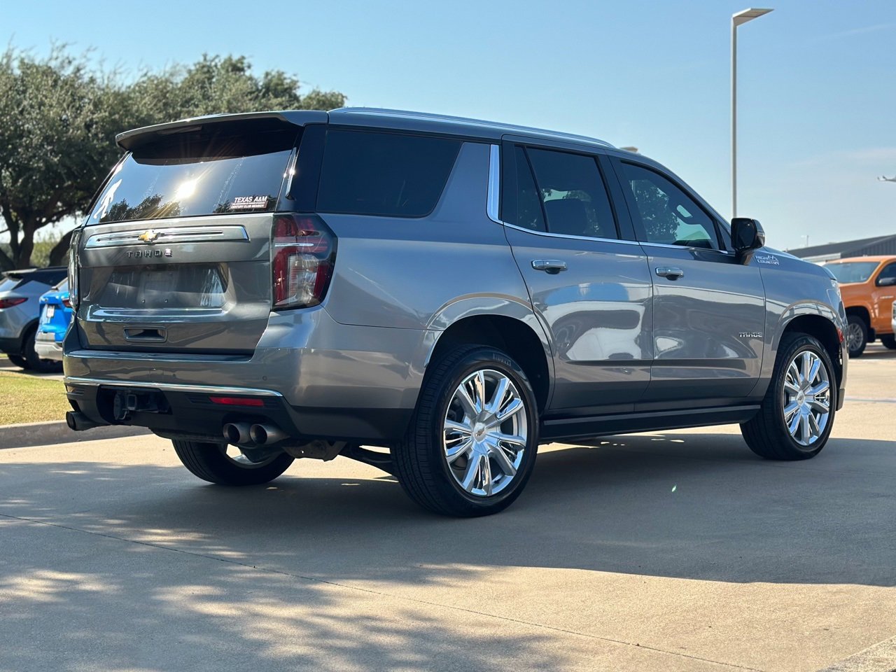 2022 Chevrolet Tahoe High Country photo 2