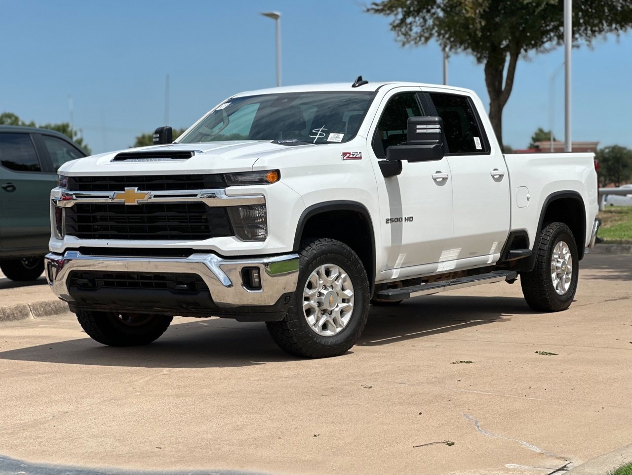 2025 Chevrolet Silverado 2500HD LT photo 3