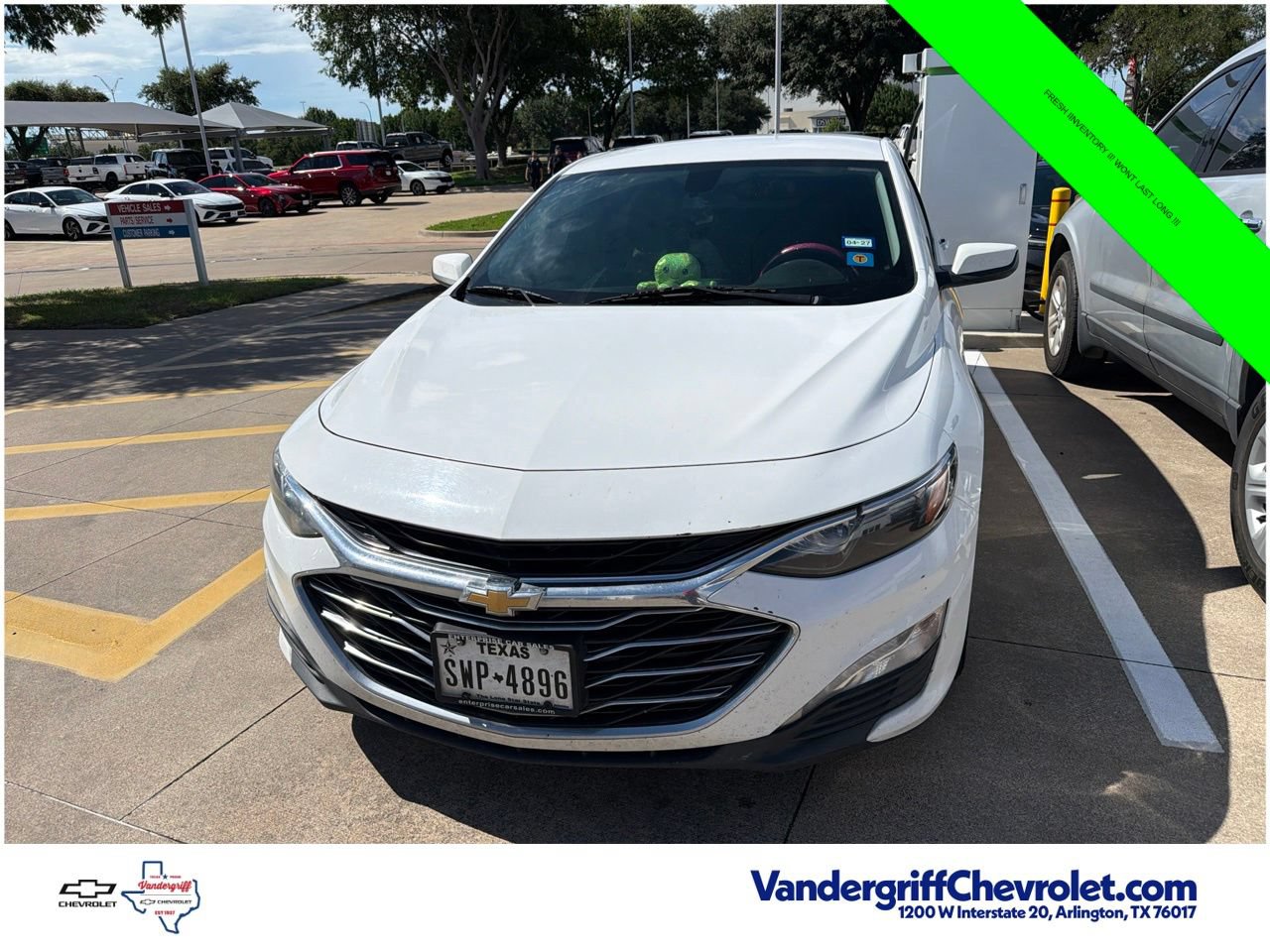 Used 2020 Chevrolet Malibu 1LT with VIN 1G1ZD5ST4LF039183 for sale in Arlington, TX