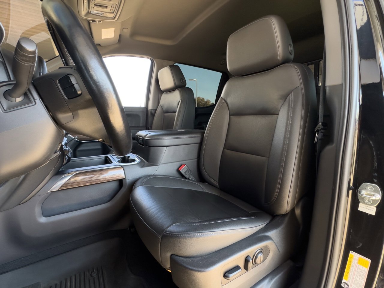 2021 Chevrolet Silverado 1500 RST photo 4