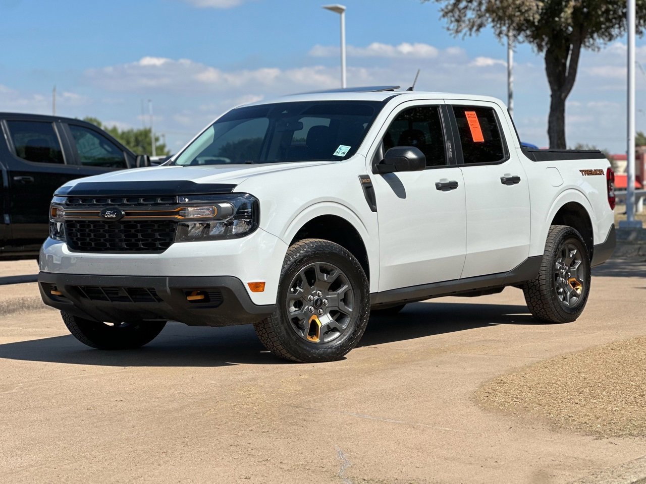 2023 Ford Maverick XLT photo 2