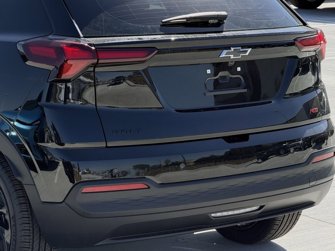 2027 Chevrolet Bolt RS - Photo 6