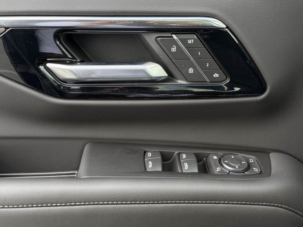 2026 Chevrolet Suburban Z71 - Photo 21
