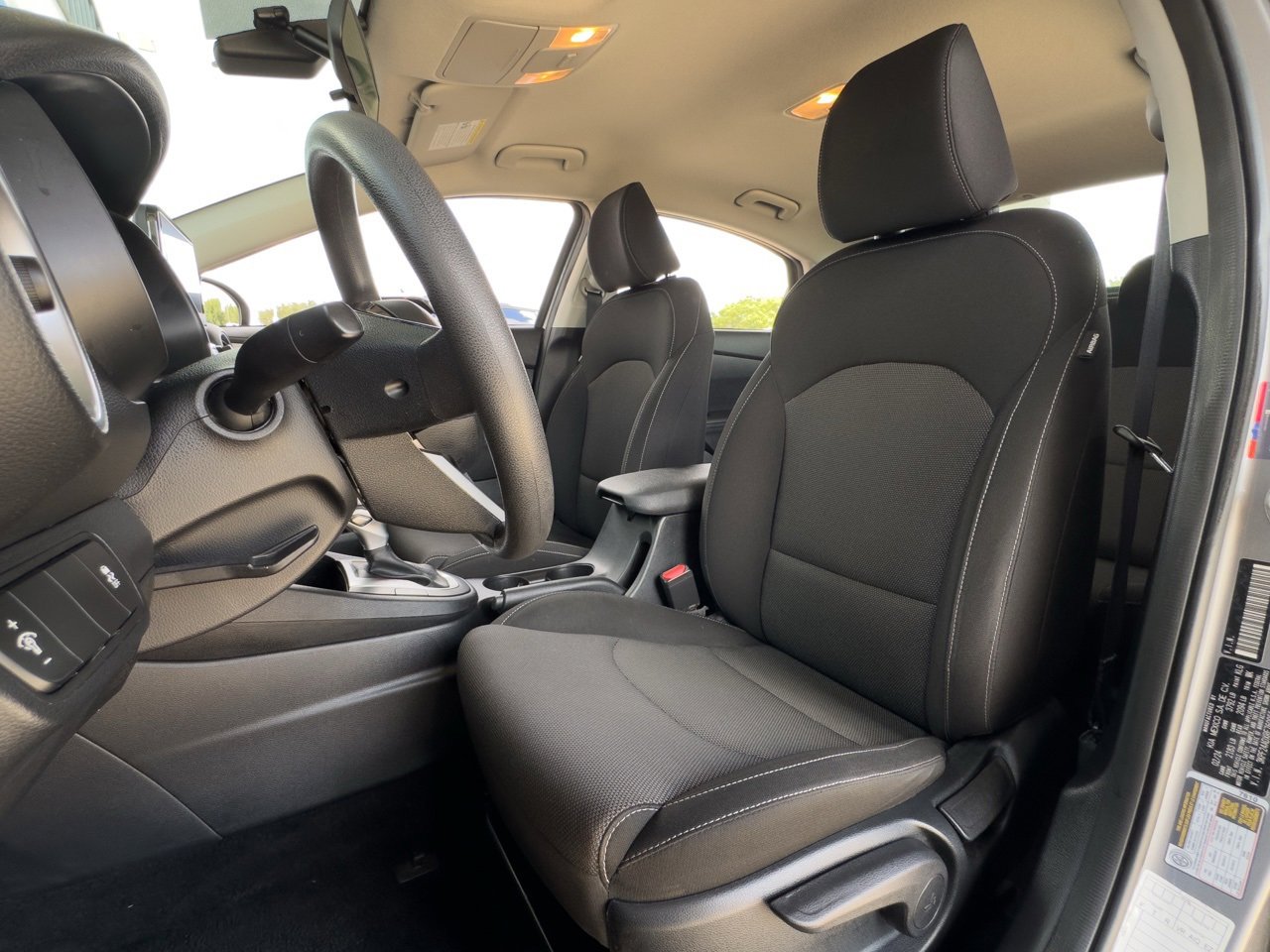 2024 Kia Forte LXS photo 4