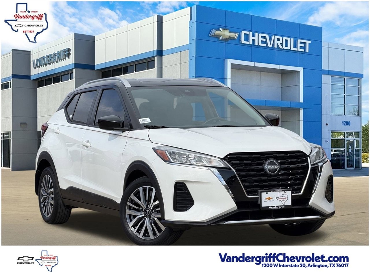 2023 Nissan Kicks SV's photo