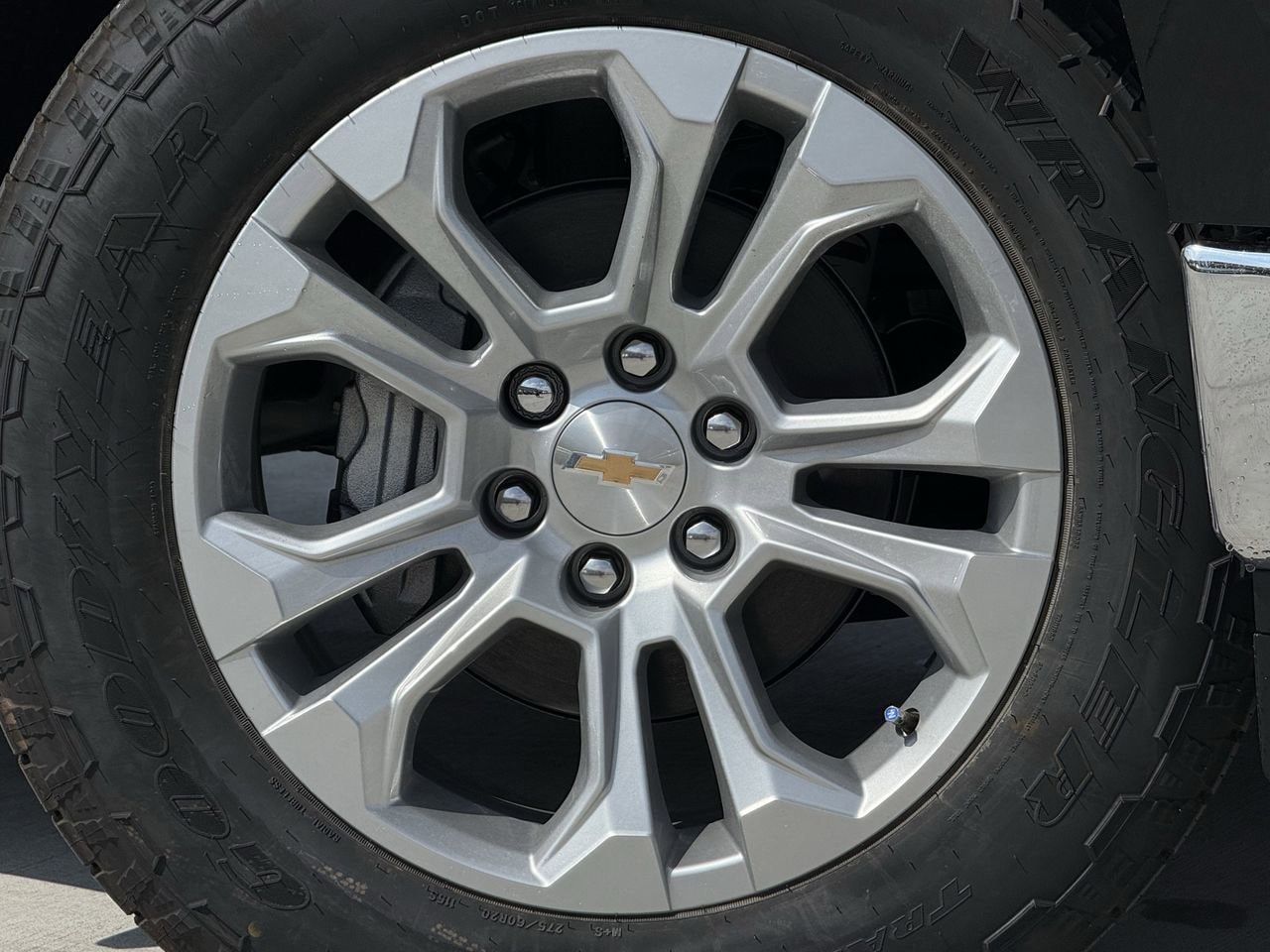 2026 Chevrolet Silverado 1500 LTZ - Photo 9
