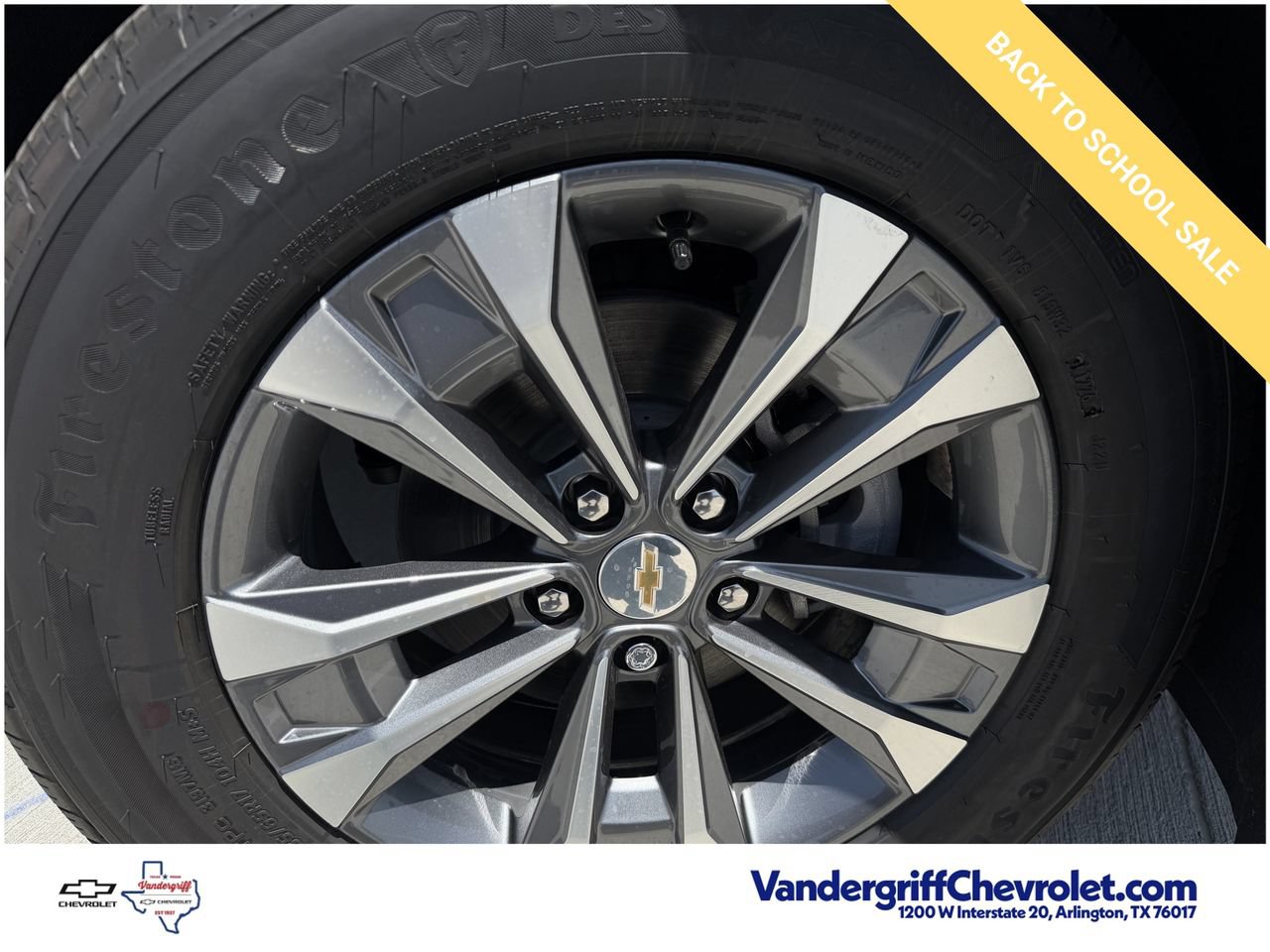 2027 Chevrolet Equinox LT - Photo 9