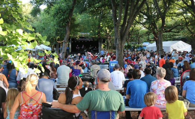 Enjoy Great Music at Safari Nights at the Dallas Zoo