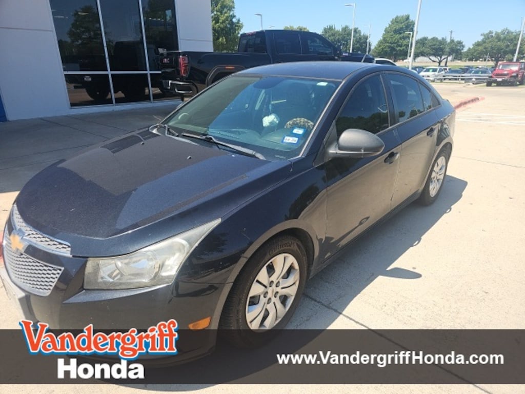 Used 2013 Chevrolet Cruze LS Sedan