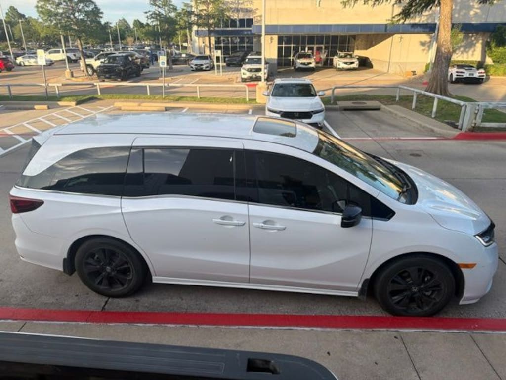Certified 2024 Honda Odyssey Sport Van