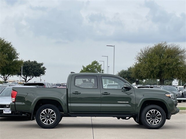 2022 Toyota Tacoma TRD Sport photo 3