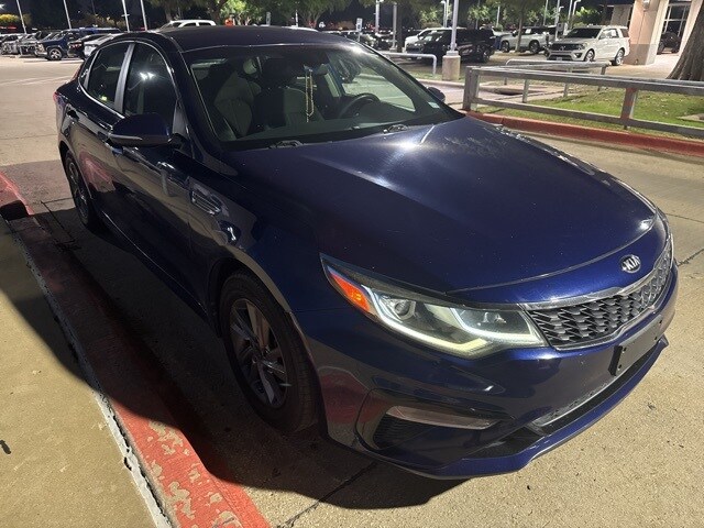 2020 Kia Optima LX photo 2
