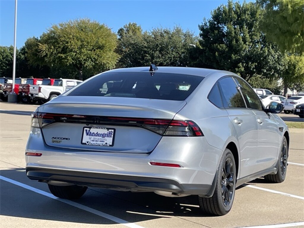 Used 2025 Honda Accord SE Sedan
