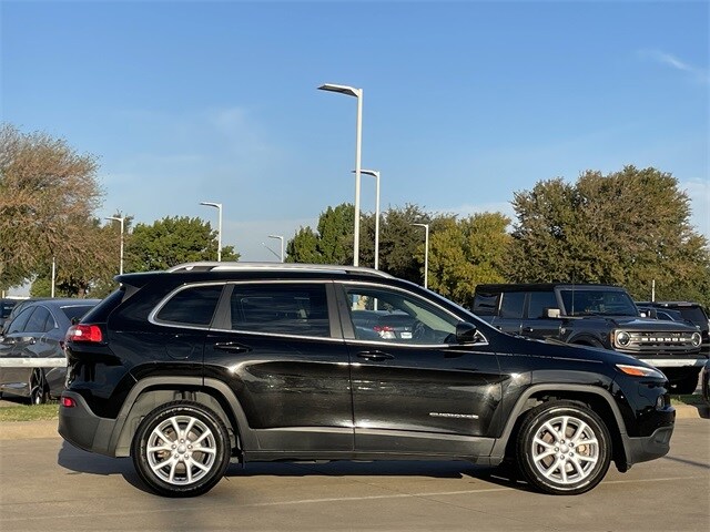 2018 Jeep Cherokee Latitude photo 2